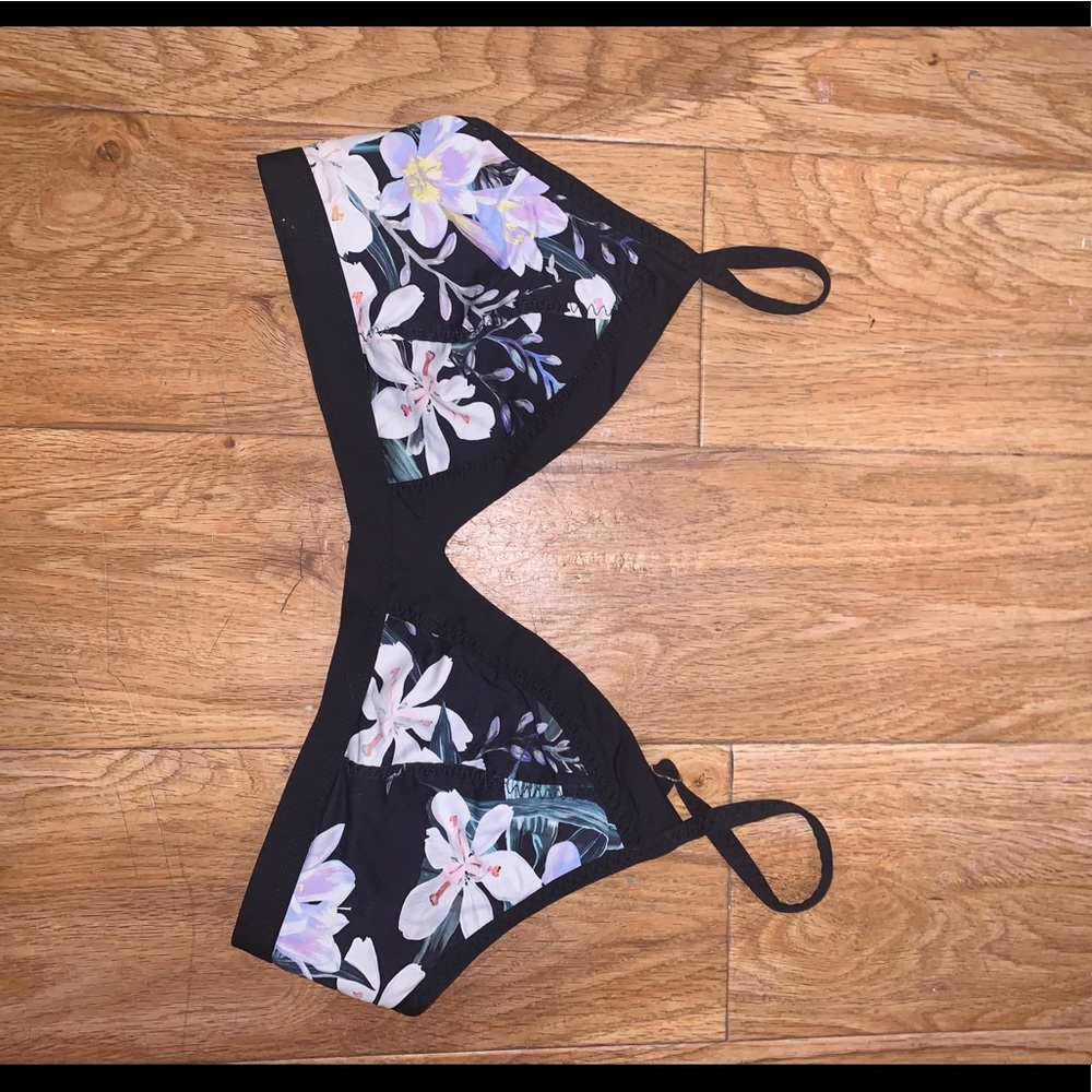 Athleta flora bathing suit top